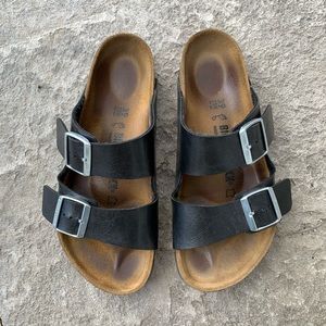 SOLD Arizona Birkenstock’s Size 39